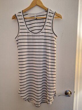 Agent ninetynine  Sleeveless Striped Dress Size Medium